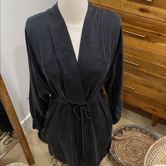 Lunya Silk Robe - Picture 1 of 7